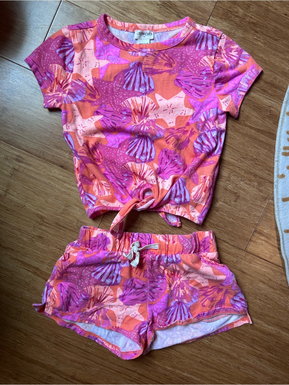 Girls Crewcuts Pink & Orange Seashell Tie-Front Tee (2-3) and shorts (4)